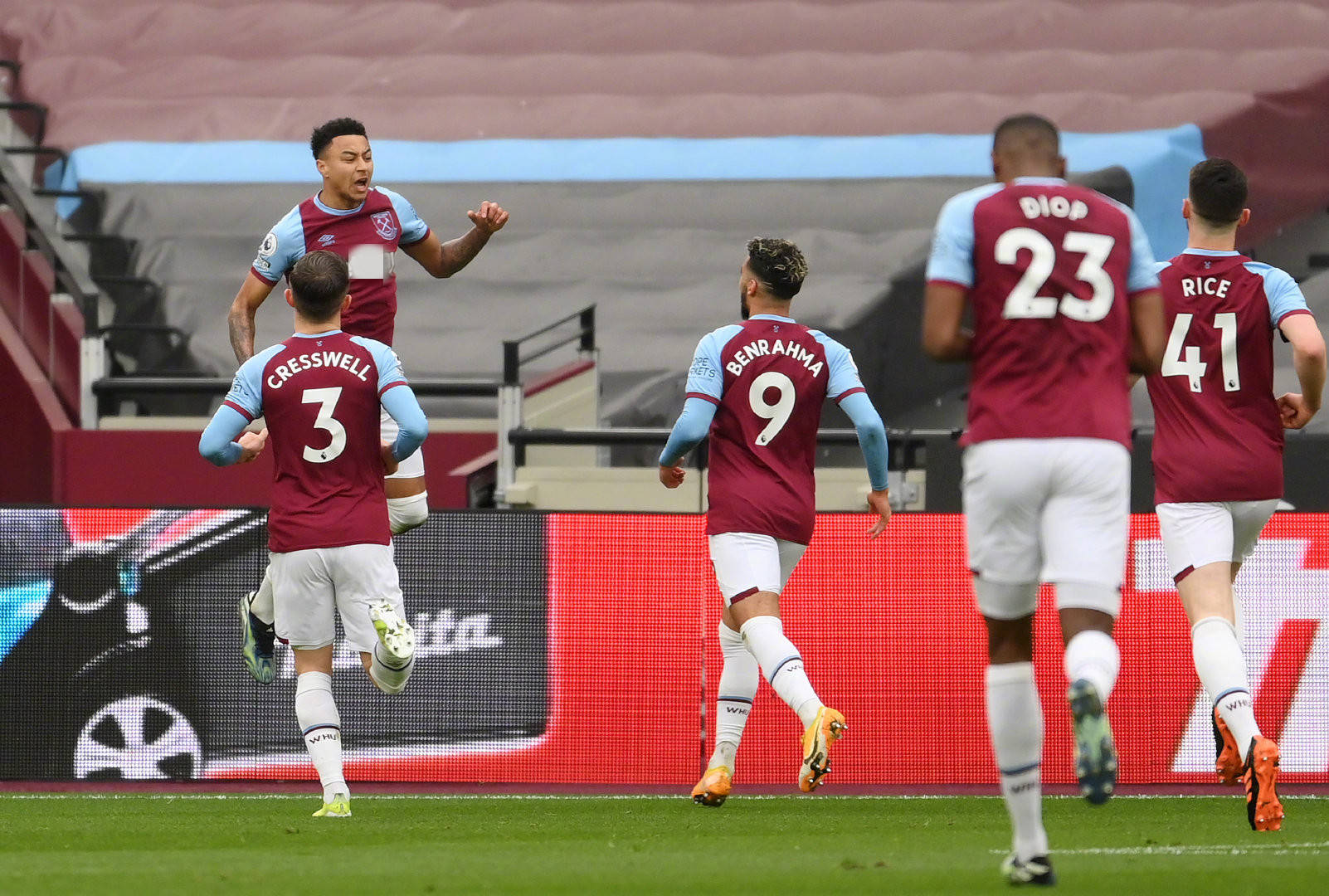 這暴露了他 這暴露了他